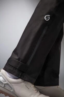 Sunderland MONTANA Ladies Lightweight Waterproof Golf Trousers BLACK Lifetime Waterproof Guarantee 11 Sunderland MONTANA Ladies Lightweight Waterproof Golf Trousers BLACK Lifetime Waterproof Guarantee -Golf Supply Store 890x1200 fitbox montanatrousers closeup hem
